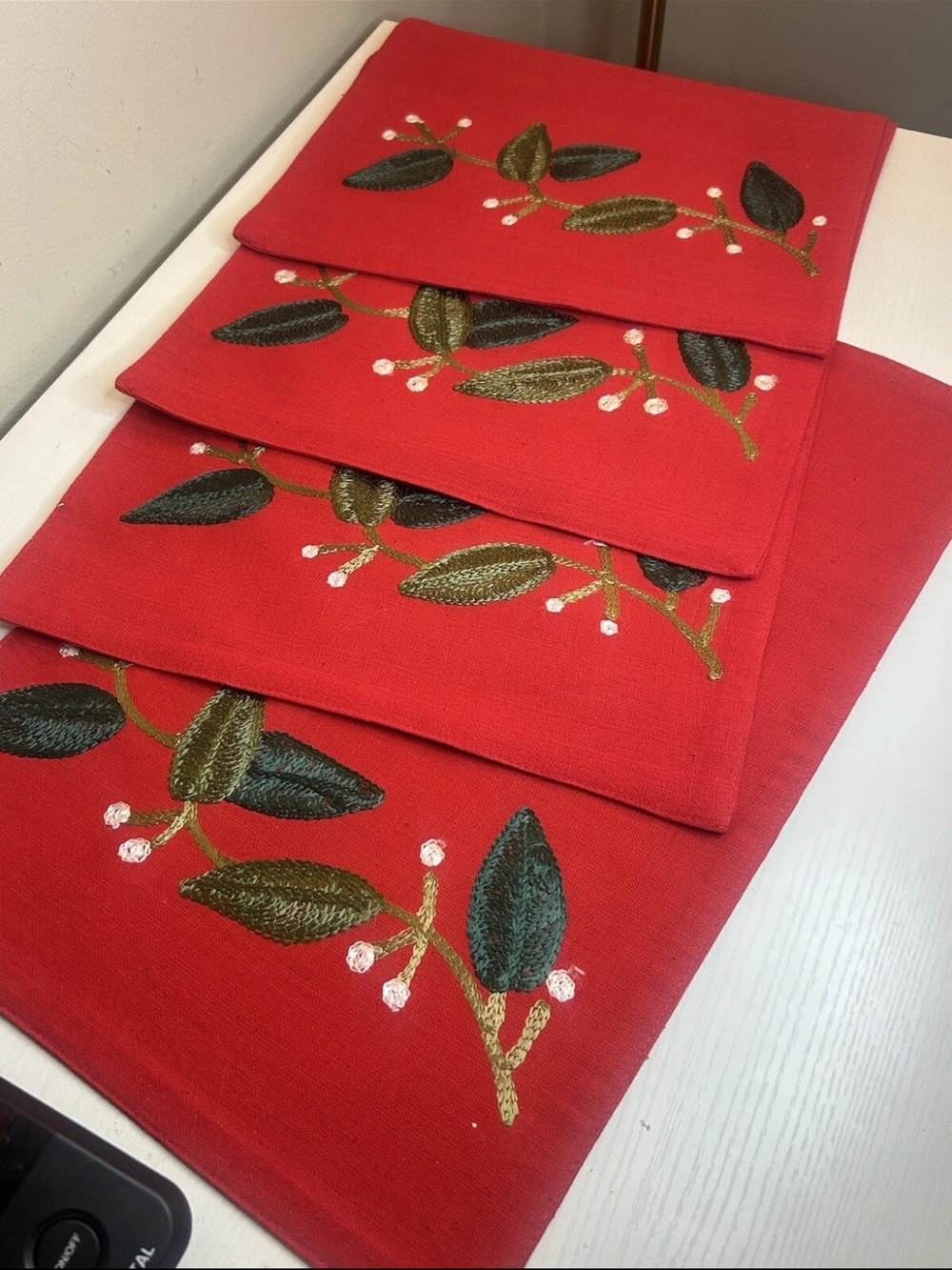 Vintage Placemats Christmas Plants Leaves Red Set Of Four Made In India